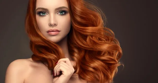 Peruki z naturalnych włosów sposobem na szybką i efektowną metamorfozę